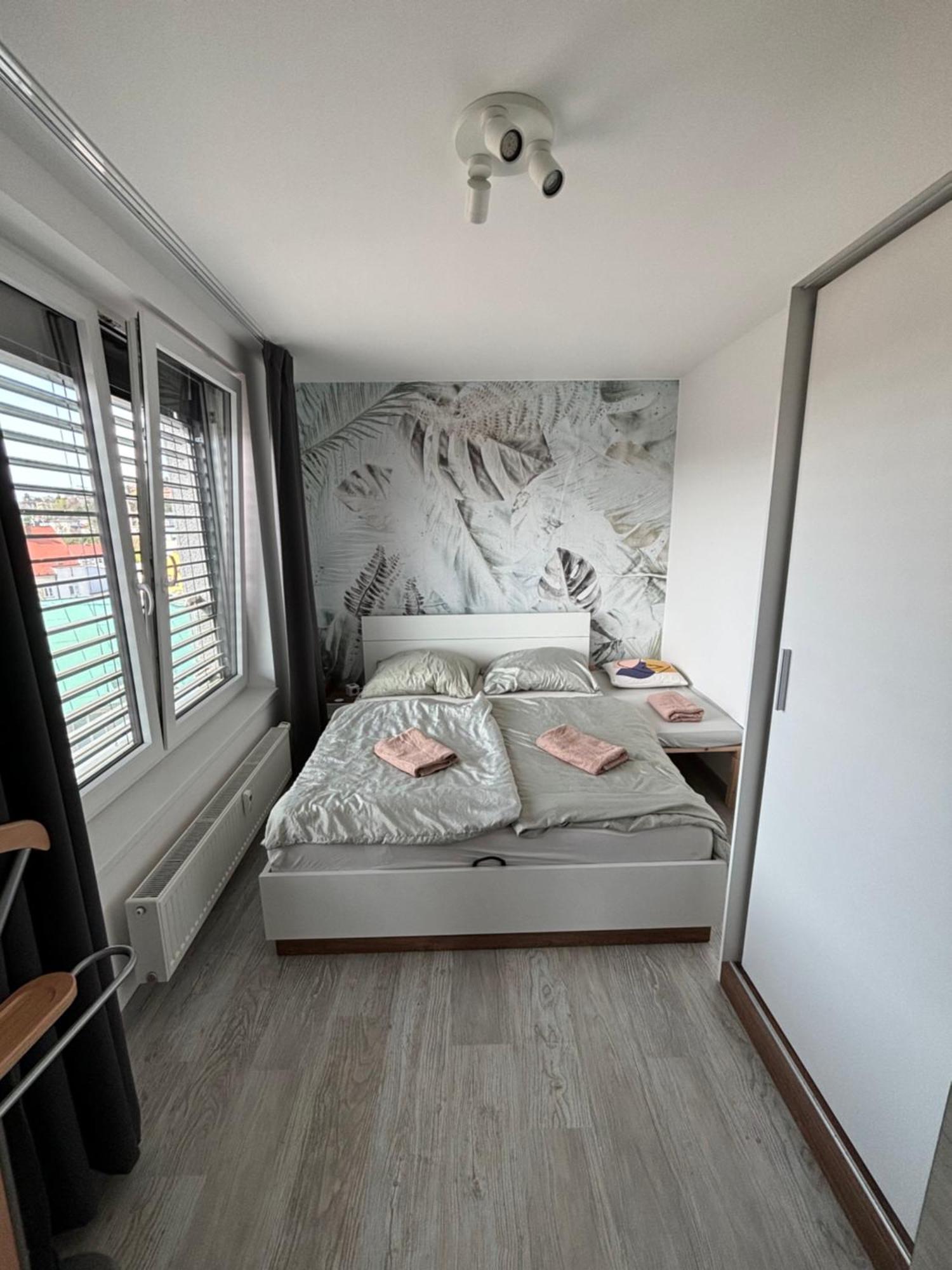 Premiere Apartment Bratislava - Private Parking Exterior foto